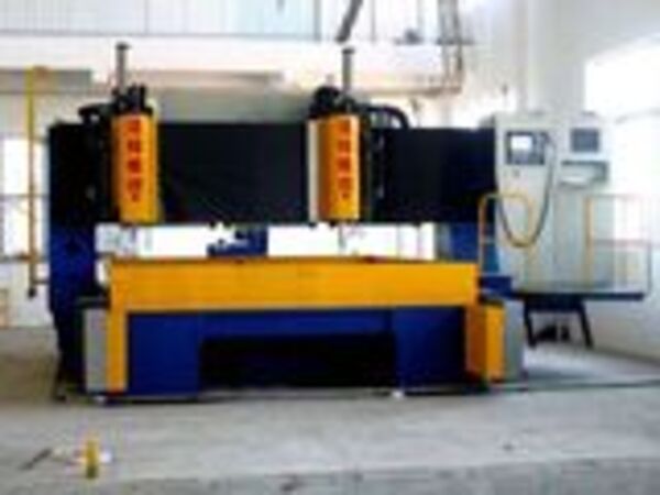 五轴联动加工中心U5-630 高端复杂曲面加工设备